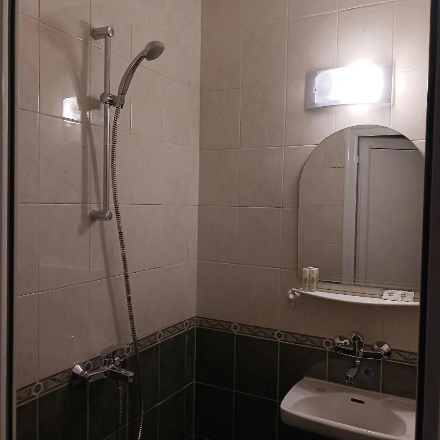 Wild Cherry 2 Bedroom Apartament Economy-1 Warna Apartment
